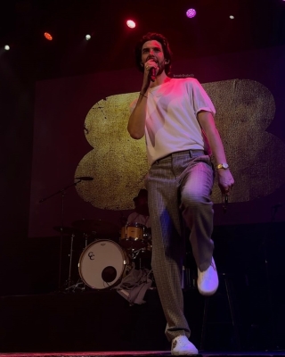 196.jpg